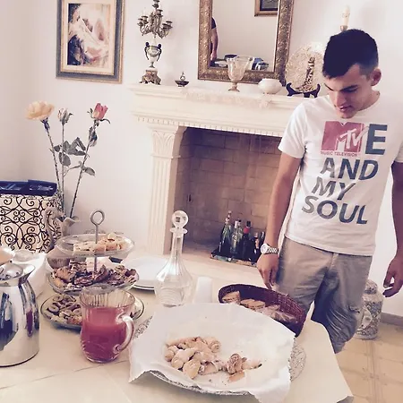 Piazza Umberto * ויניאקסטריזי